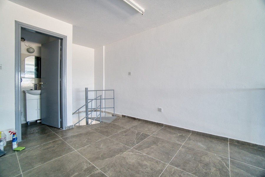 Win Win Estates Shop in Paphos - Paphos Ref. WW12403